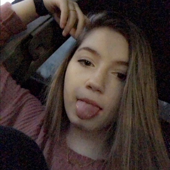 Meet your Posher, Mazurie!! - Picture 5 of 8